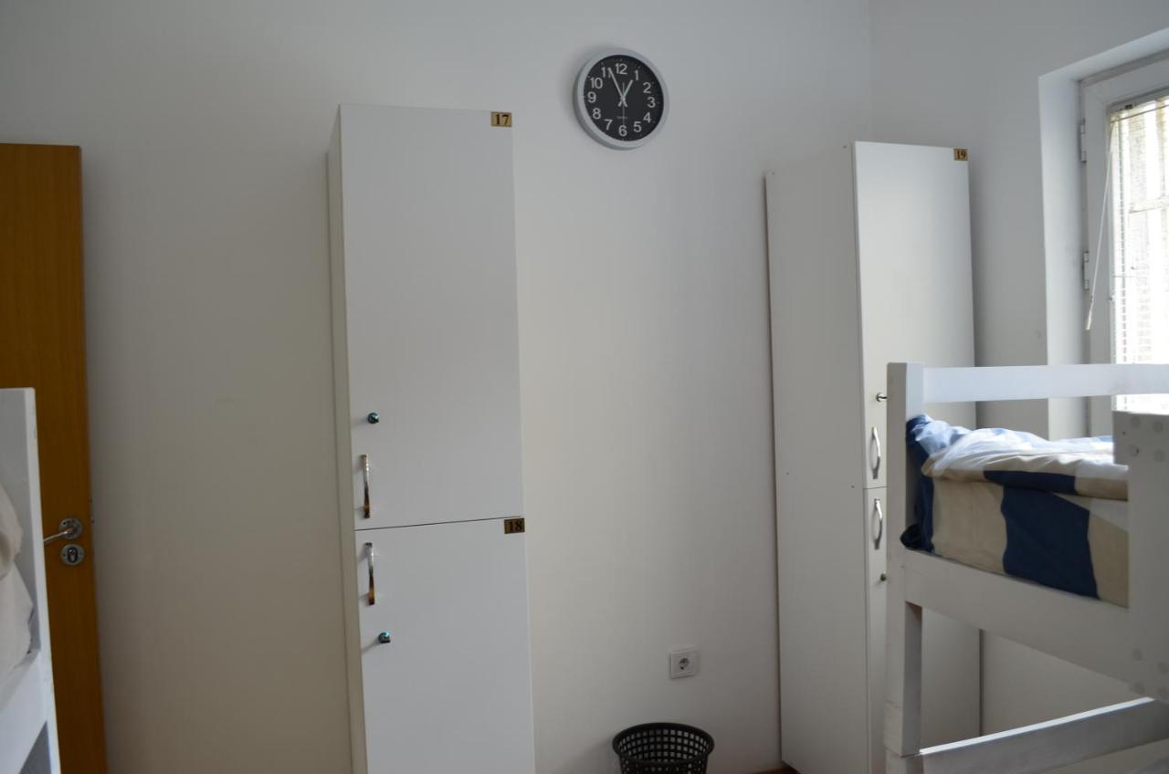 Moonlight Hostel Pristina Esterno foto