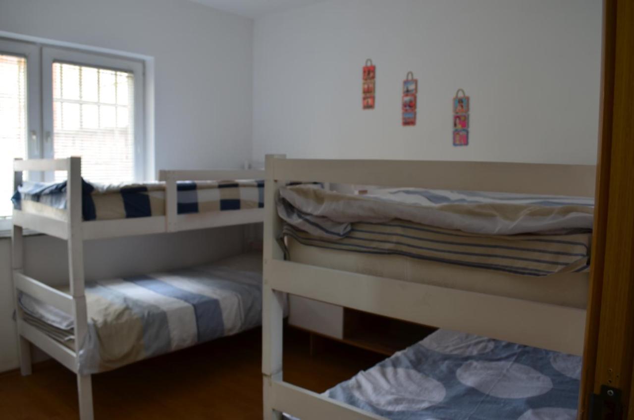 Moonlight Hostel Pristina Esterno foto