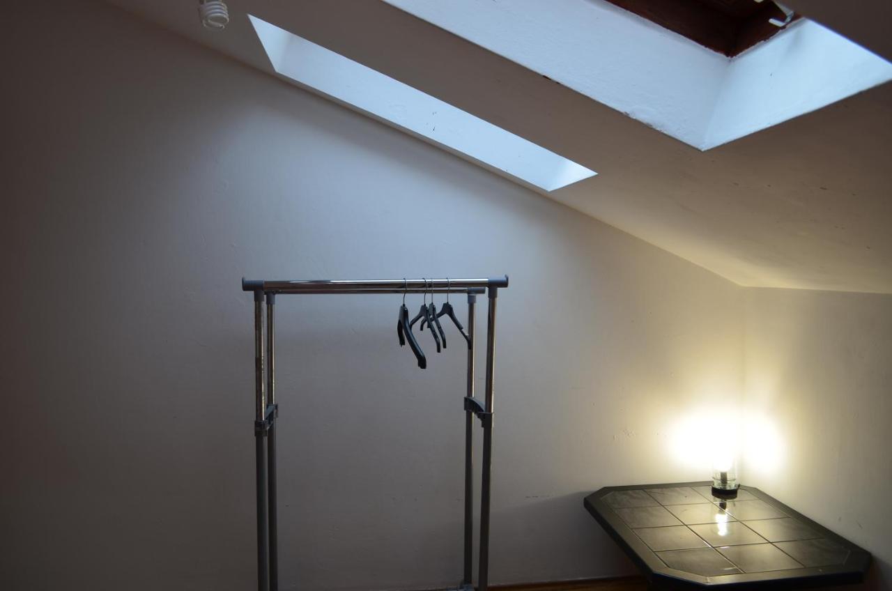 Moonlight Hostel Pristina Esterno foto