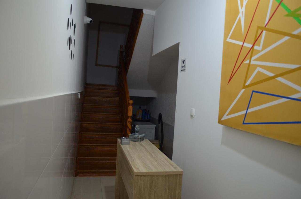 Moonlight Hostel Pristina Esterno foto